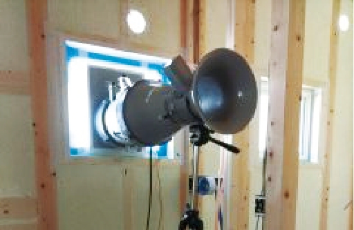 気密測定の様子